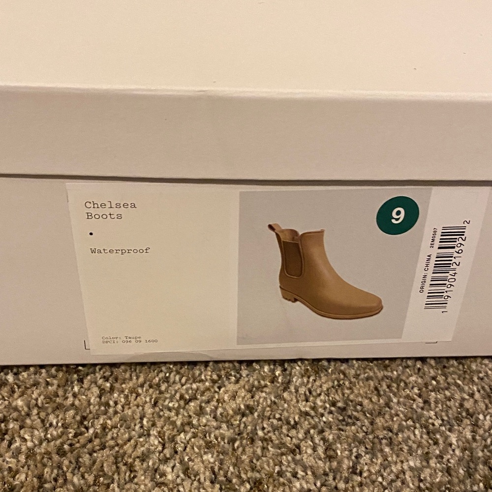a new day Women’s Tan Chelsea Boots